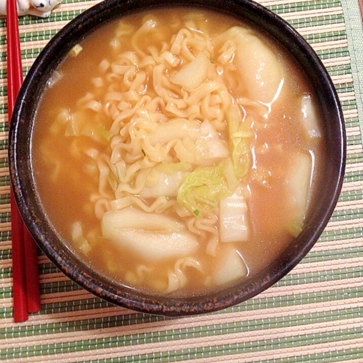 お餅入り☆ボリューム満点のカレーうどん！！